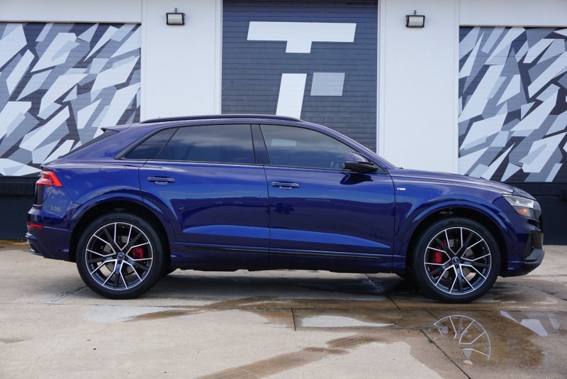 Audi q8 синий