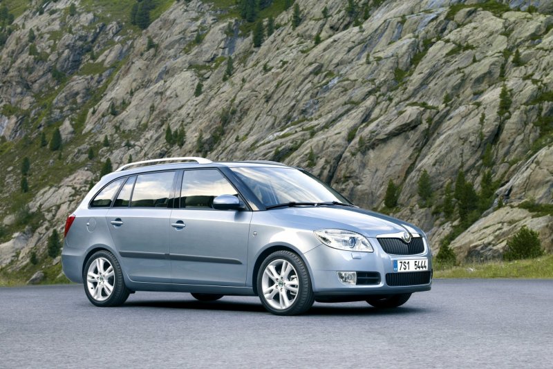 Шкода Фабиа 2007 год 1,6 автомат