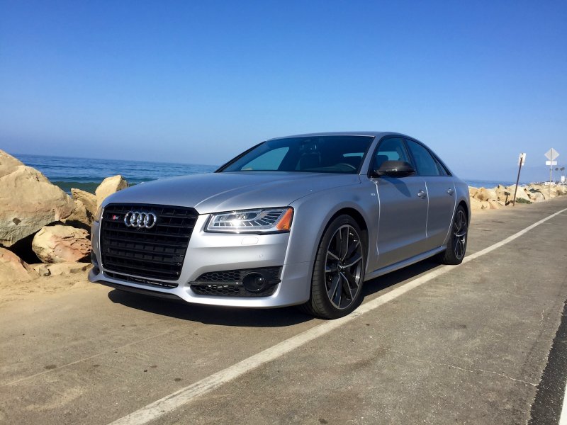 Audi s8