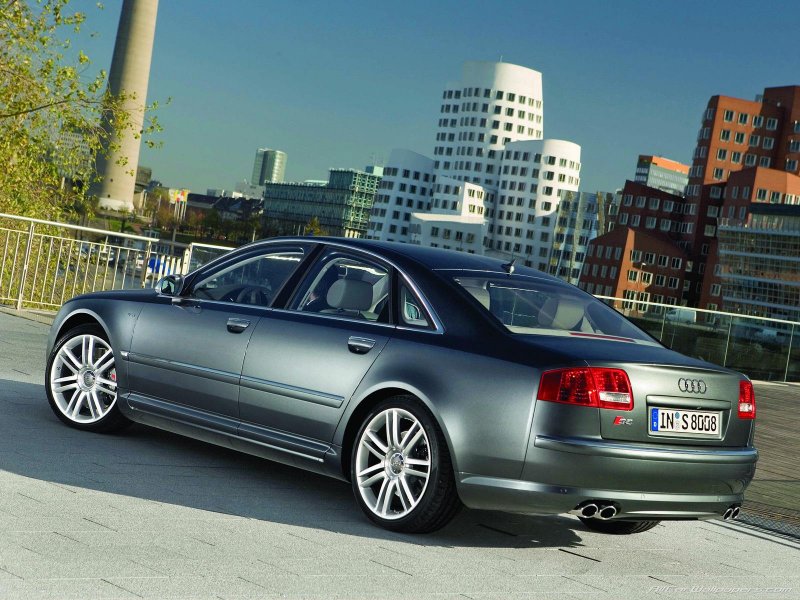 Ауди s8 2006