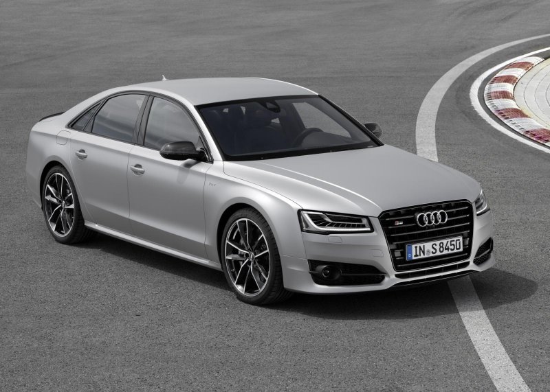 Audi s8 2015