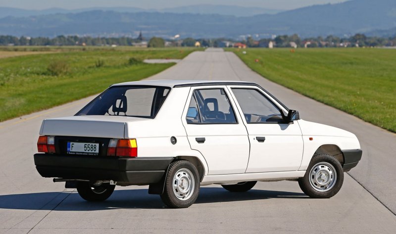 Skoda Favorit 76-91 sedan