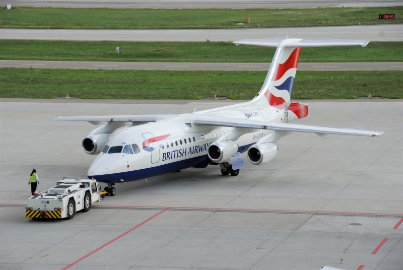 Avro rj85 крупный план