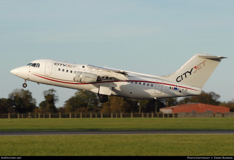 Avro rj85 самолет
