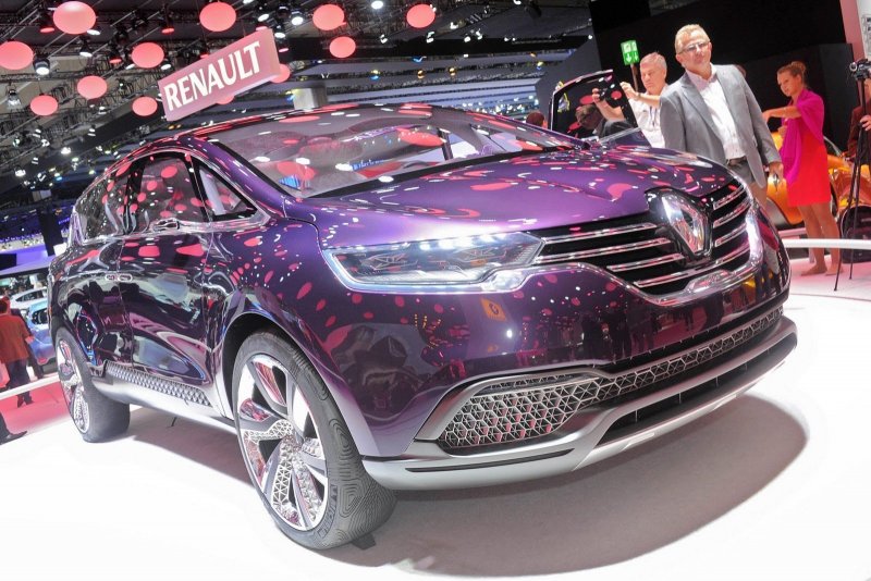 Initiale Paris Renault