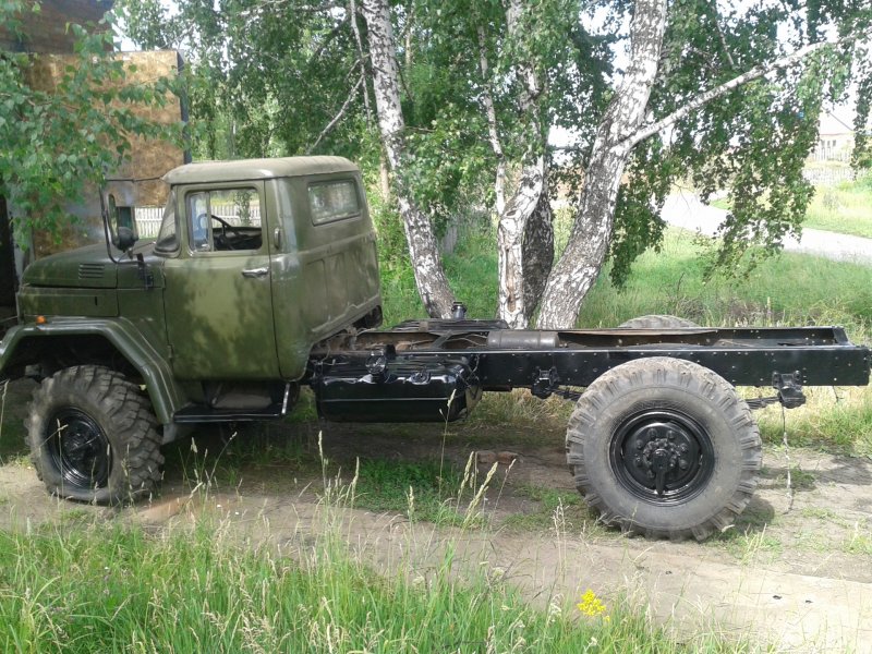 Военный грузовик ЗИЛ 131
