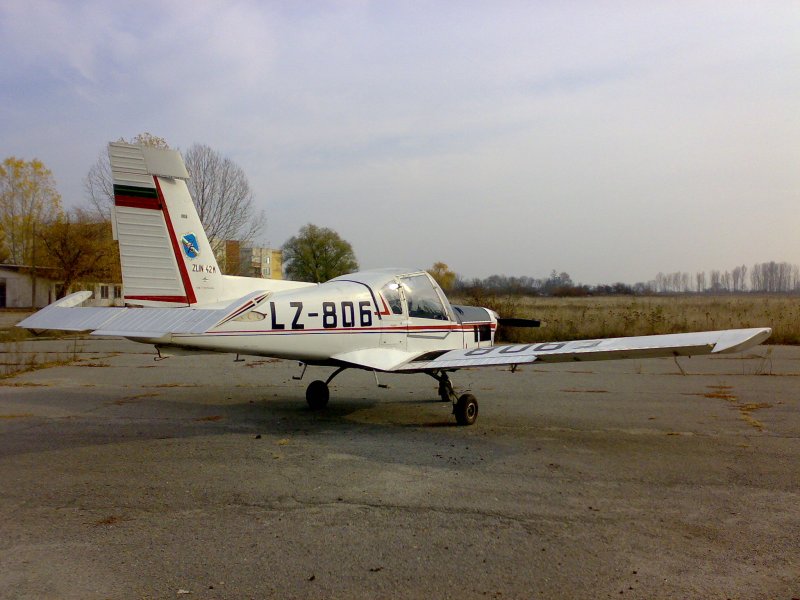 Злин 42