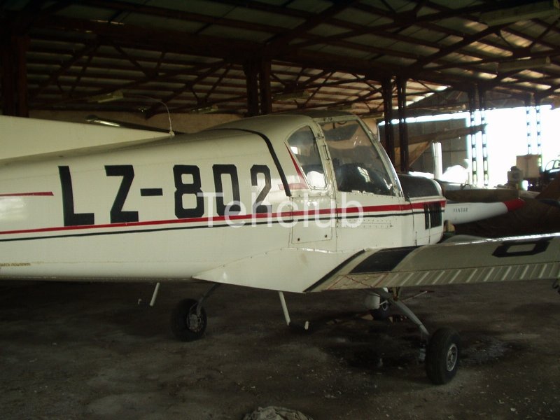 Zlin 142 кабина
