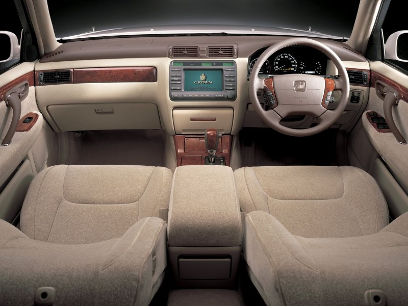Toyota Crown s170 Royal Saloon