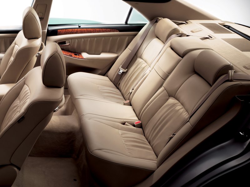 Toyota Crown Royal 180