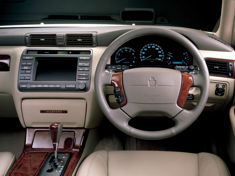 Toyota Crown Majesta s170 седан