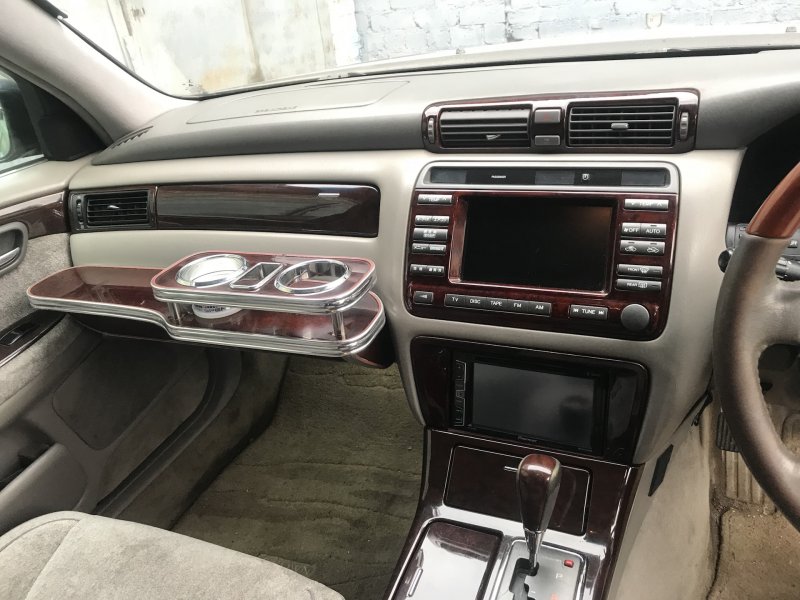 Crown Majesta s170 салон