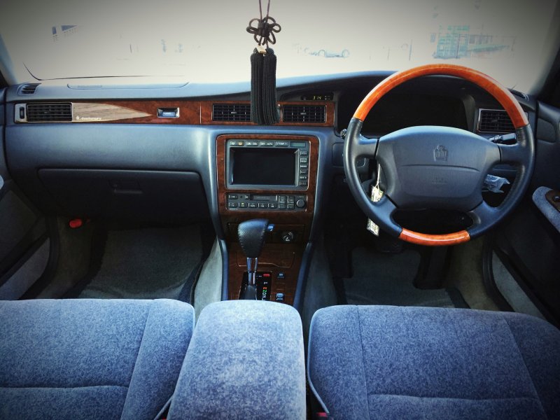 Toyota Crown s150 салон
