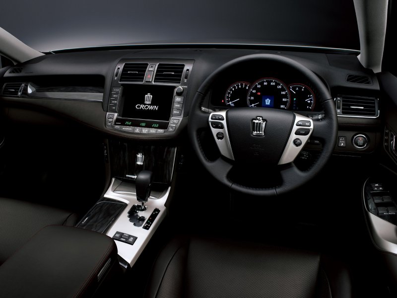 Toyota Crown athlete 200