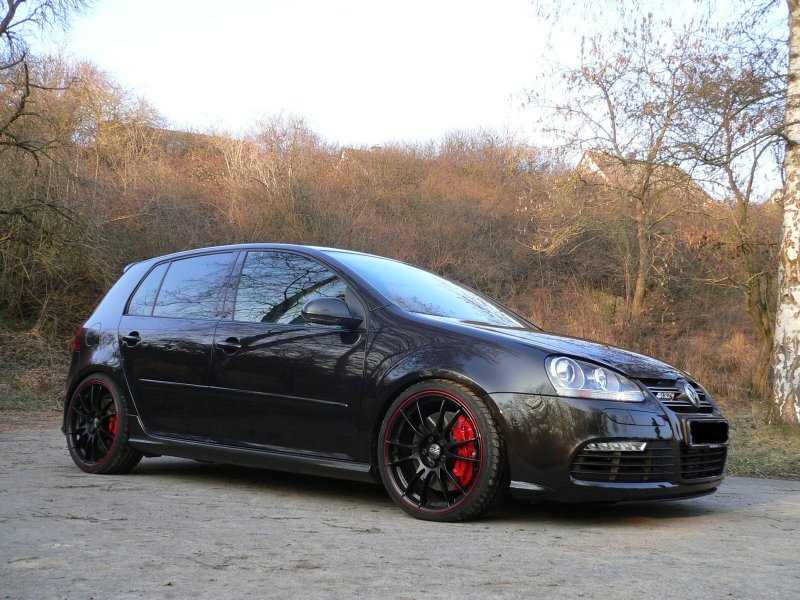 Volkswagen Golf 5 GTI Black Tuning