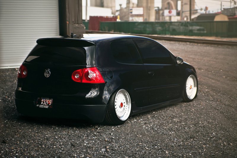 Volkswagen Golf mk5 черная