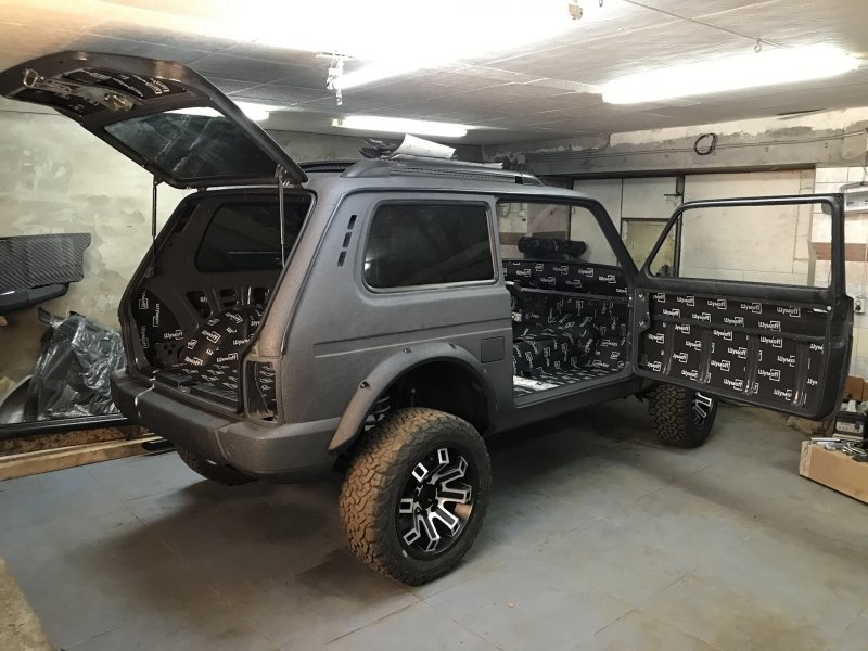 Лада 4x4 Бронто салон