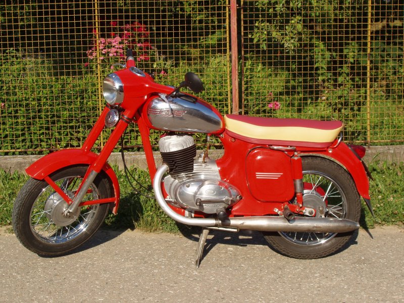 Ява 250 Typ 559