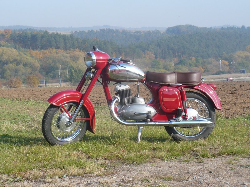 Ява 250 559
