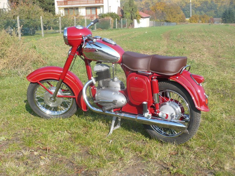 Мотоцикл Ява 750
