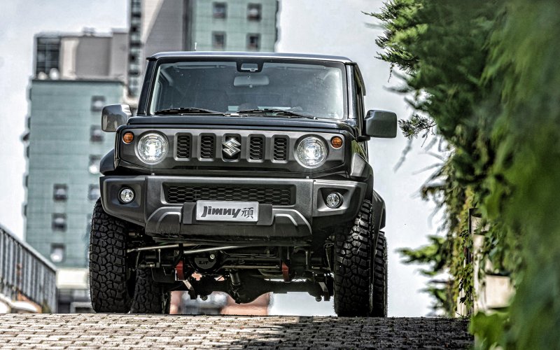 Suzuki Jimny r18