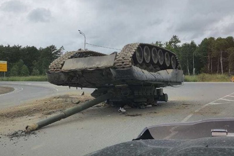 Перевернул немецкий танк т2