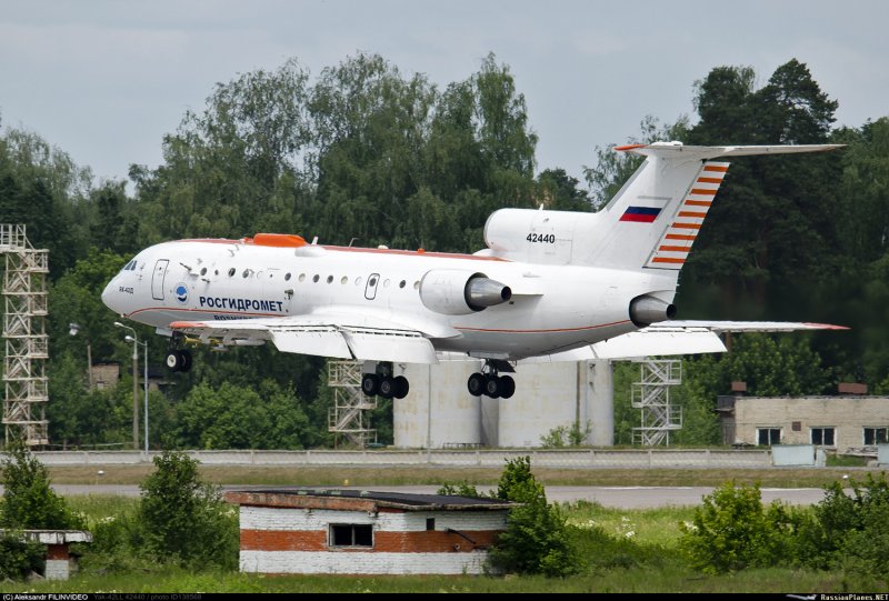 Як-40 48112