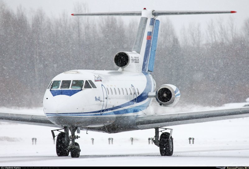 СИБНИА як-40 с композитным крылом
