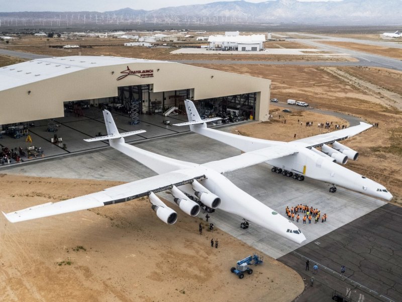 Stratolaunch model 351