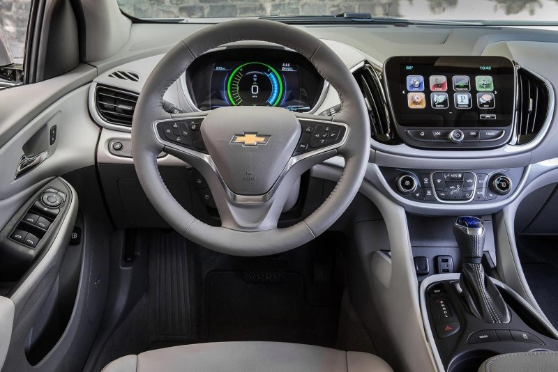Chevrolet Volt 2016 салон