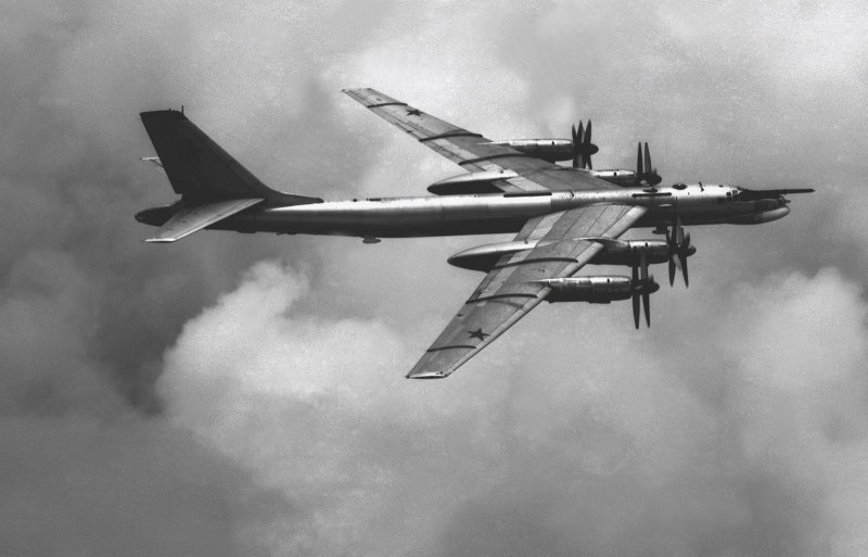 12 Ноября 1952 года первый полет ту-95