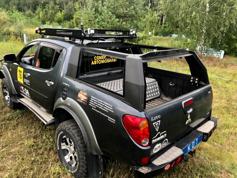 Mitsubishi l200 внедорожник