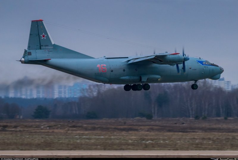 АН-12 ra11868