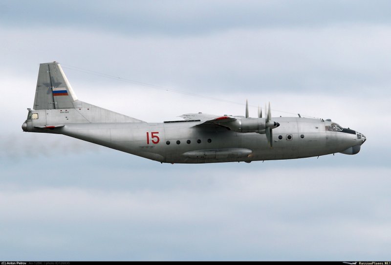 АН 12 аэродром Иркутск 2