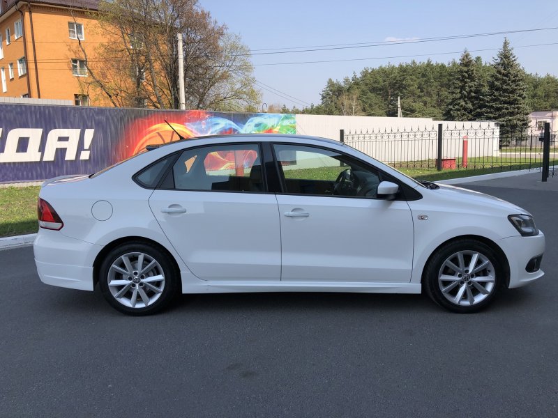 Volkswagen Polo sedan r16