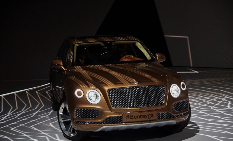 Bentley кроссовер Bentayga