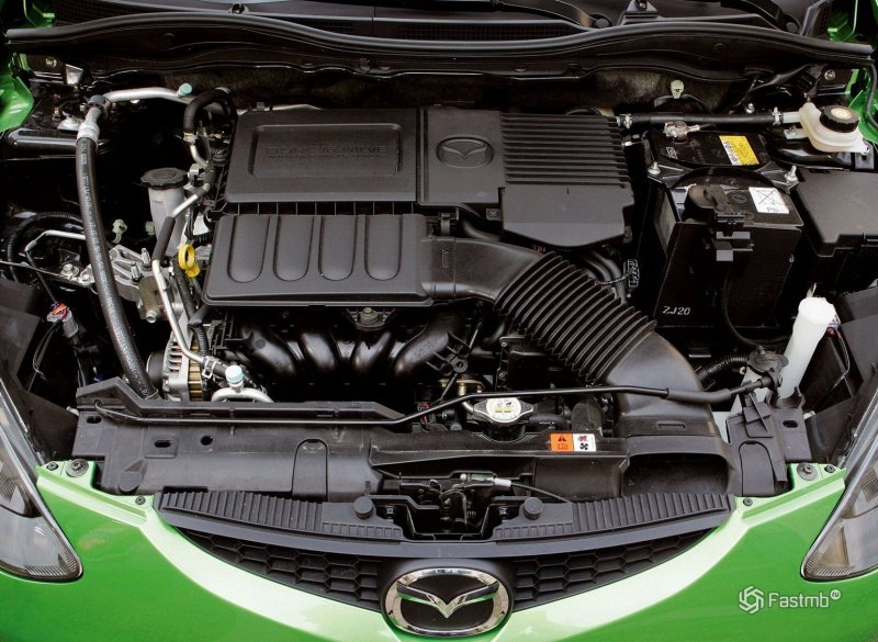 Mazda 2 2011 engine