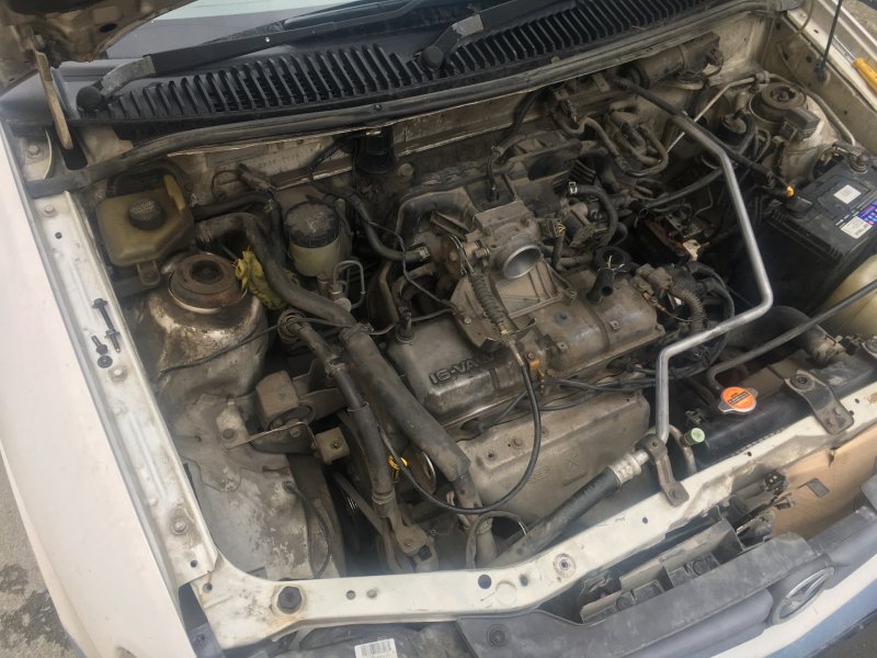 Mazda Demio 1999 под капотом
