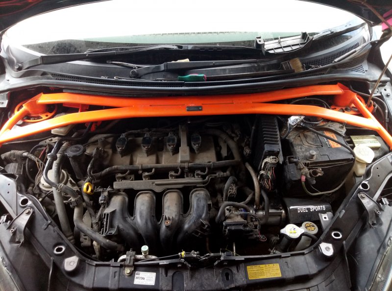 Mazda Demio 2 подкапотка