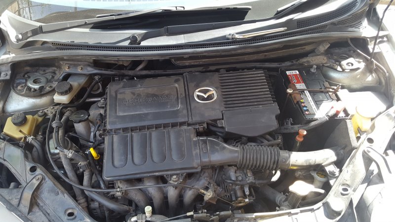 Mazda Demio ALETO открытый капот