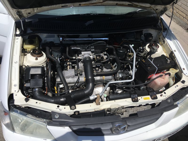 Mazda Demio 2011 под капотом