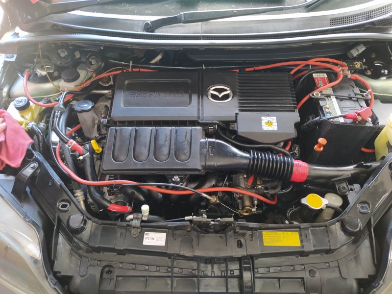 Mazda Demio 2 подкапотка
