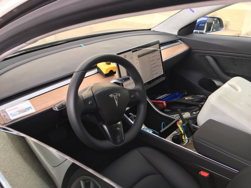 Tesla model 3 салон