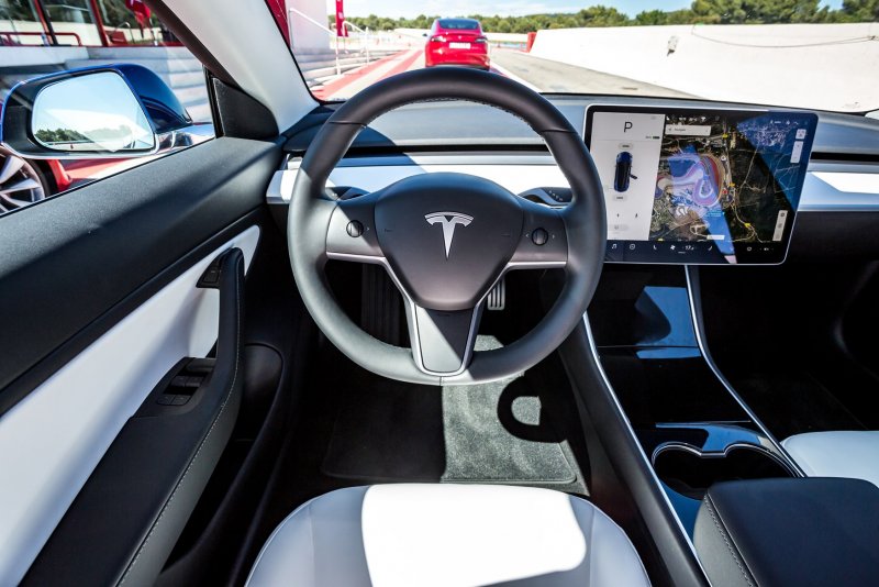 Tesla model 3 2021 салон
