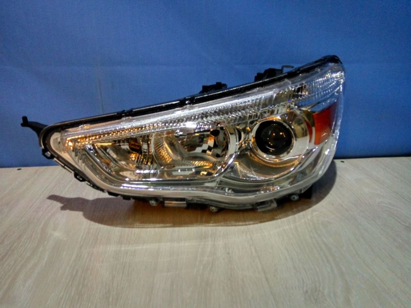 Фара Mitsubishi 8301c863