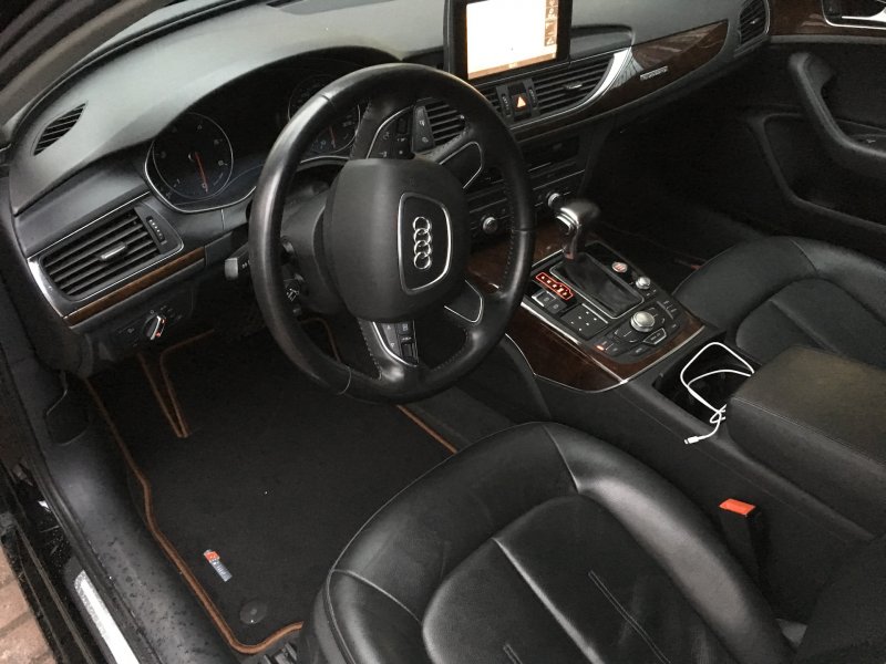 Audi a6 черная салон