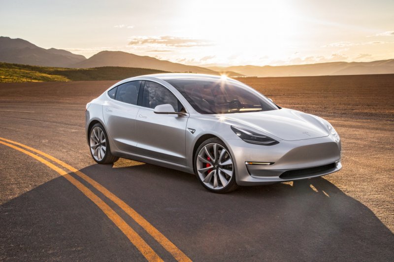 Седан Tesla model 3