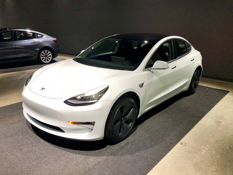 Tesla model 3