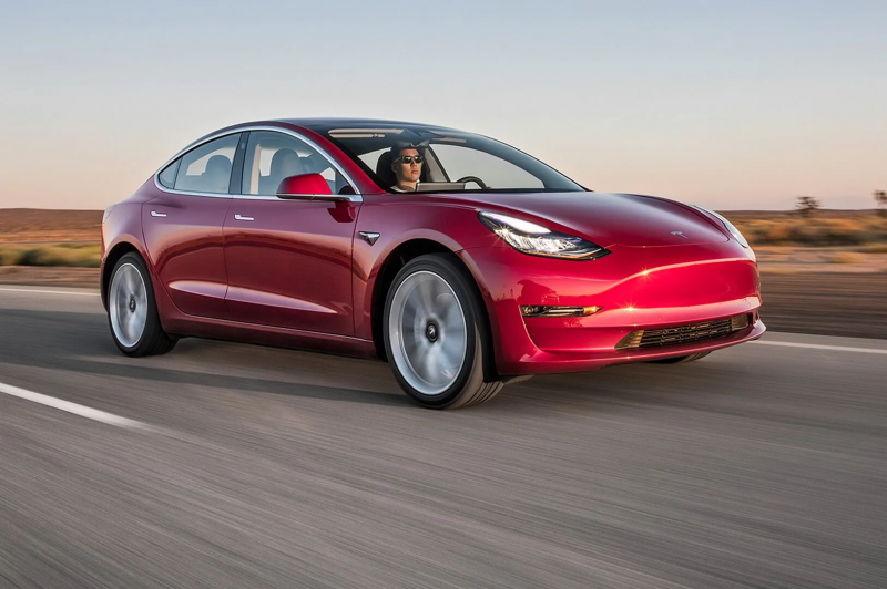 Машина Tesla model 3