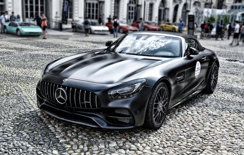 Спорткар Мерседес AMG gt